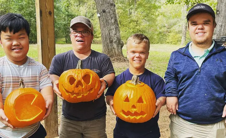 7 Little Johnstons: Alex Johnston - Trent Johnston - Jonah Johnston