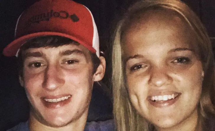 7 Little Johnstons: Elizabeth Johnston - Brice Bolden