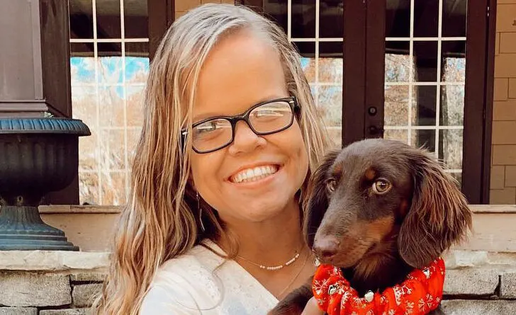 7 Little Johnstons: Anna Johnston