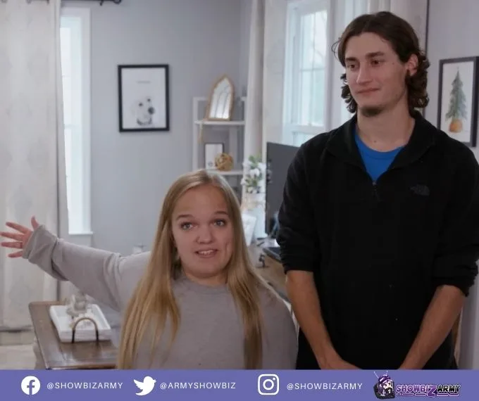 7 Little Johnstons: Elizabeth Johnston - Brice Bolden