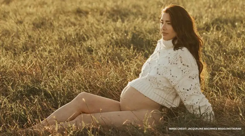 Bold and the Beautiful - Jacqueline MacInnes Wood - Baby Bump